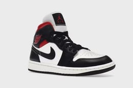 Jordan 1 Mid thumb