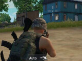 Using an assault rifle in PUB Mobile Using an assault rifle in PUB Mobile