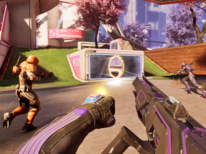 Shoot a portal in Splitgate 2