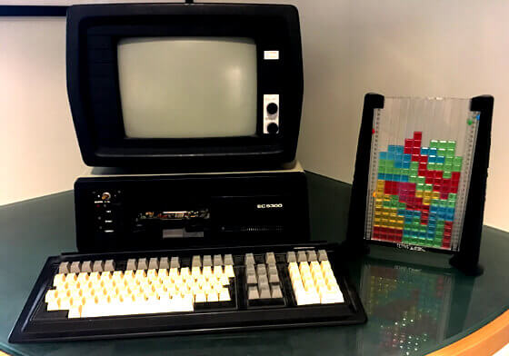 Lsi 11 Computer The Legend of Tetris | PlayRetro.io