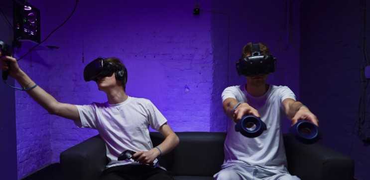 Playing virtual reality games