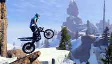 Racing in a snowy environment in Trials Fusion Racing in a snowy environment in Trials Fusion